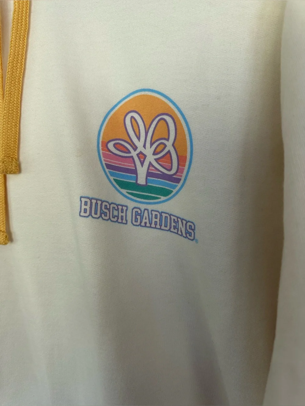 Busch Gardens Retro Rainbow Stripe Hoodie Cream Pastel Yellow Large Theme Park